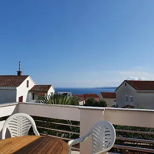  Apartment With Terace And Sea View Marica